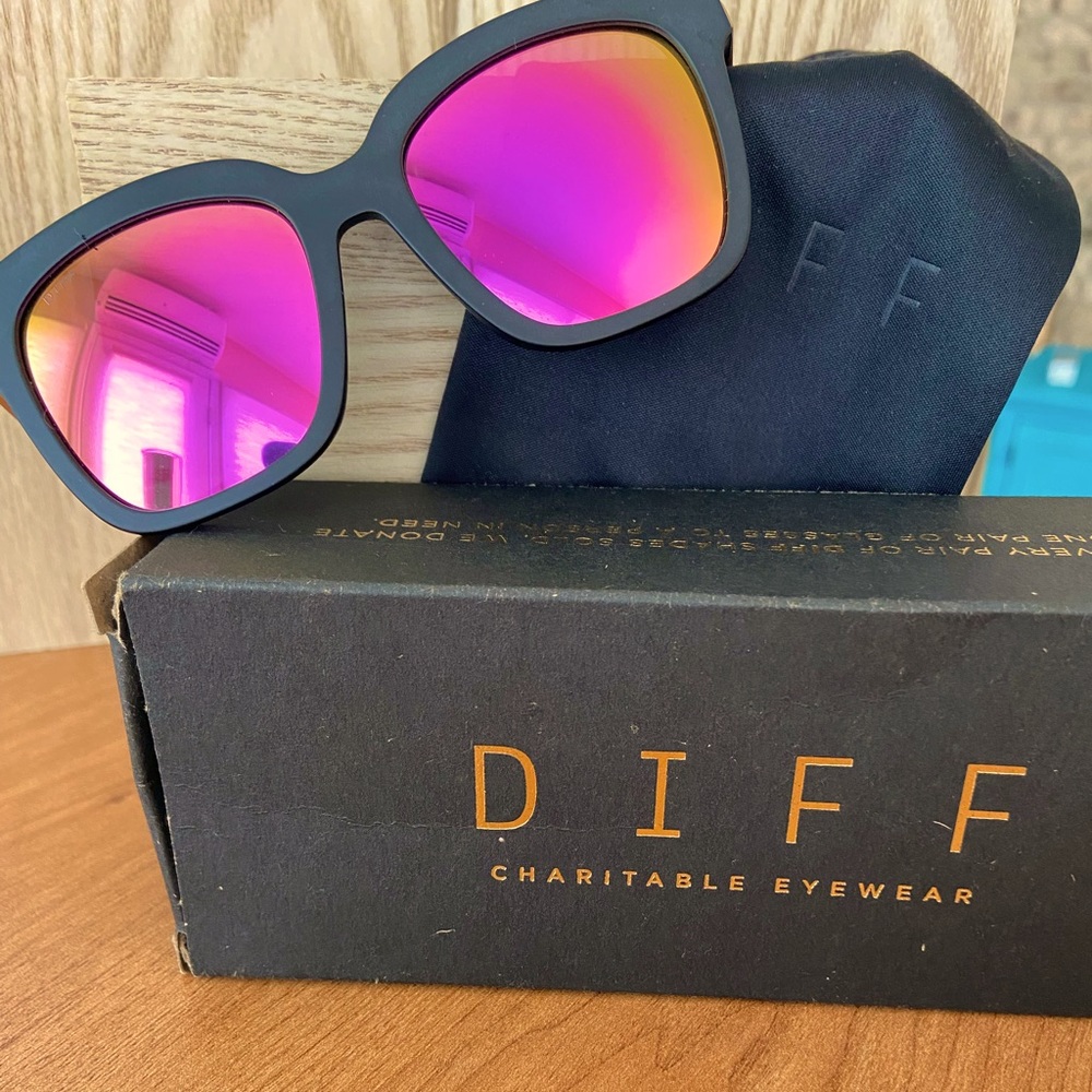 NWT~ Girls Diff Sunglasses